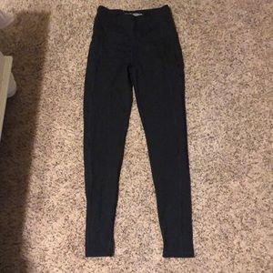 Black Victoria’s Secret leggings